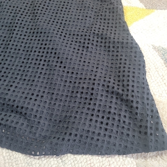 ALICE & UO - Half Moon Eyelet Shift Dress - Picture 5 of 9